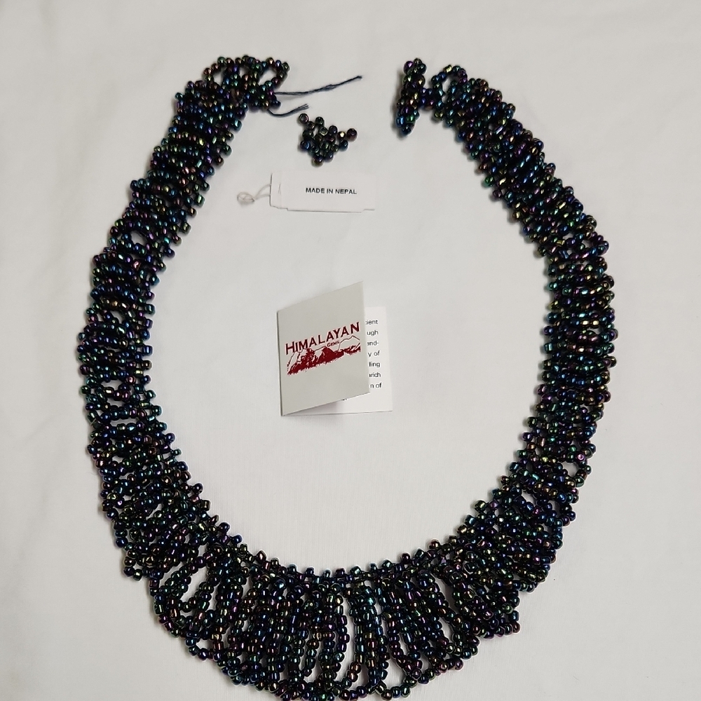 BROKEN CLASP Peacock Colored STATEMENT NECKLACE